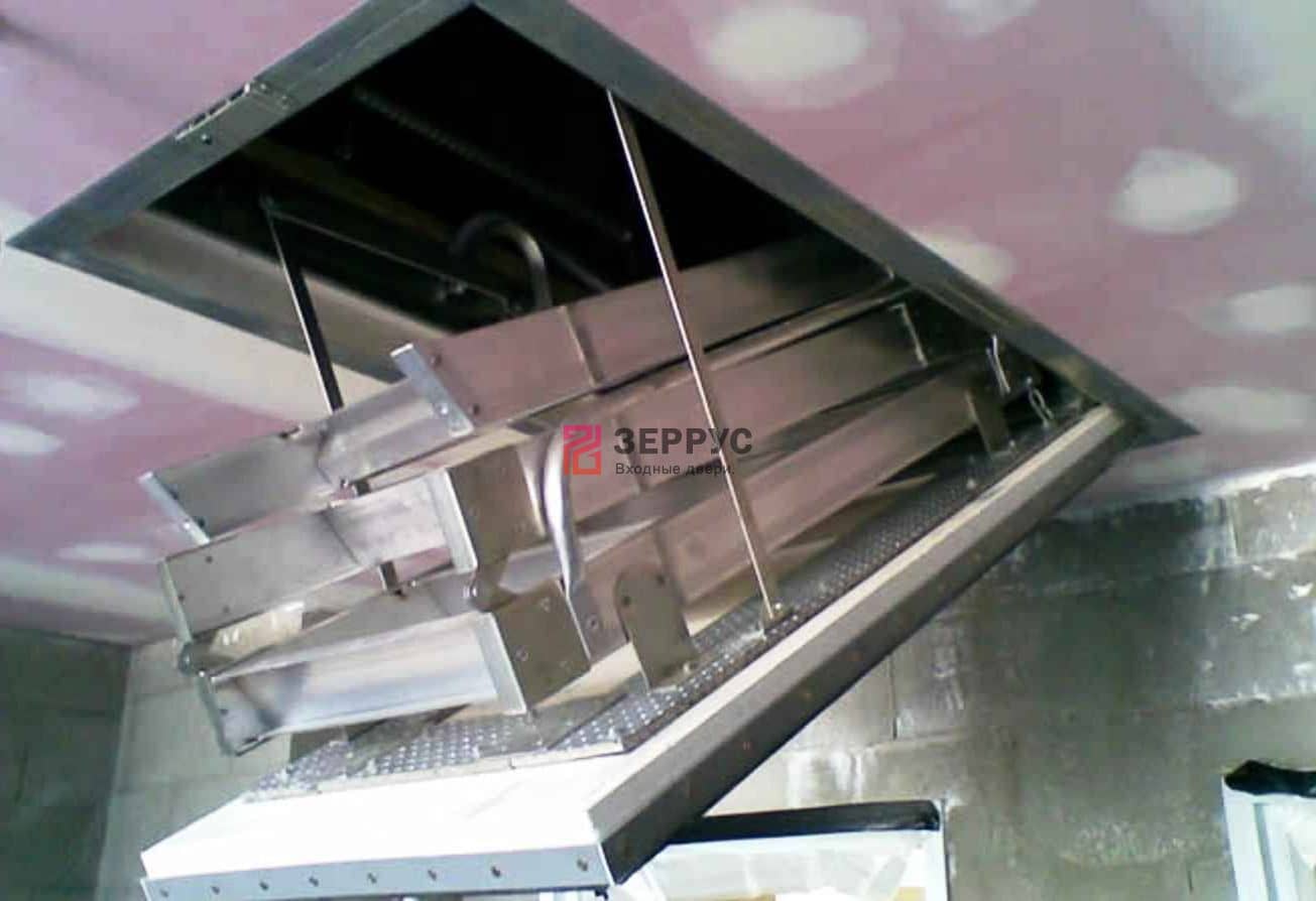 Установленный противопожарный люк Зеррус — пример 69